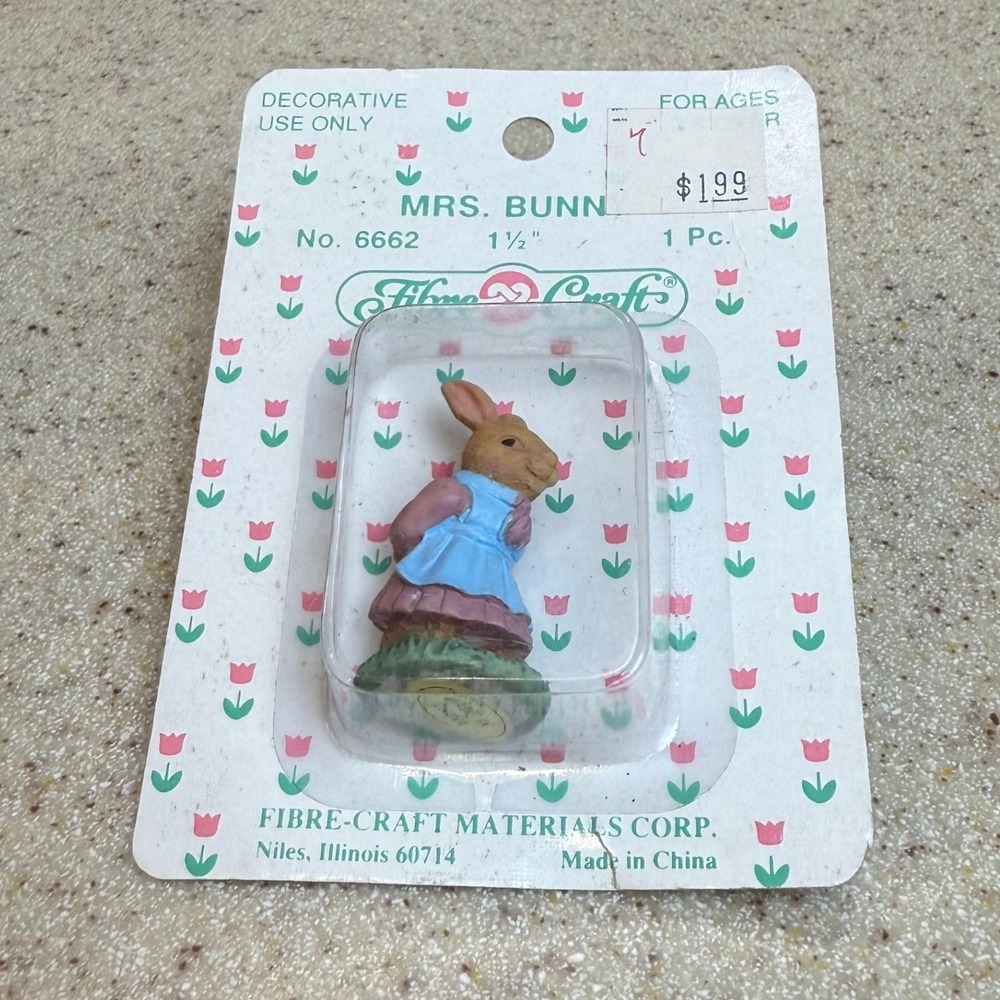Fibre-Craft‎ Mrs Bunny Miniature Figurine 1.5 Inch Vintage No 6662 Rabbit Easter